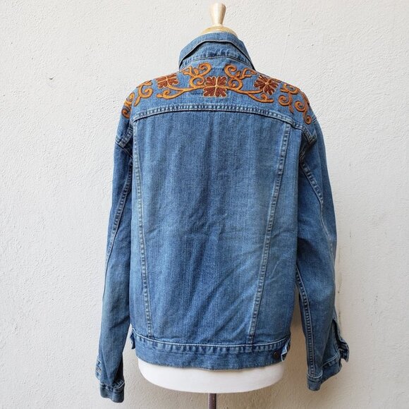 Vintage Levi's Embroidered Jean Denim Trucker Jacket - Picture 4 of 11